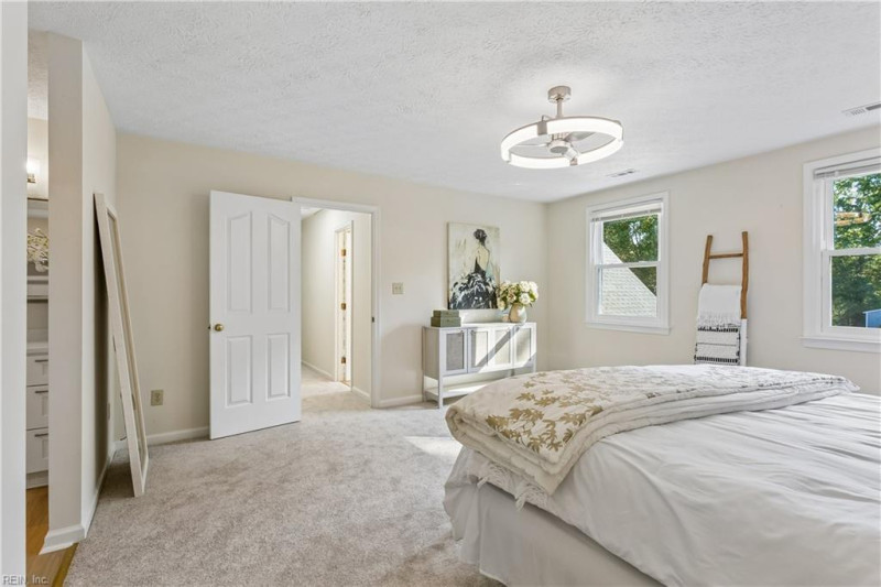 Photo 32 of 43 residential for sale in York County virginia