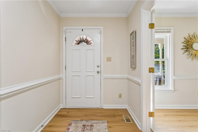 Photo 6 of 43 residential for sale in York County virginia