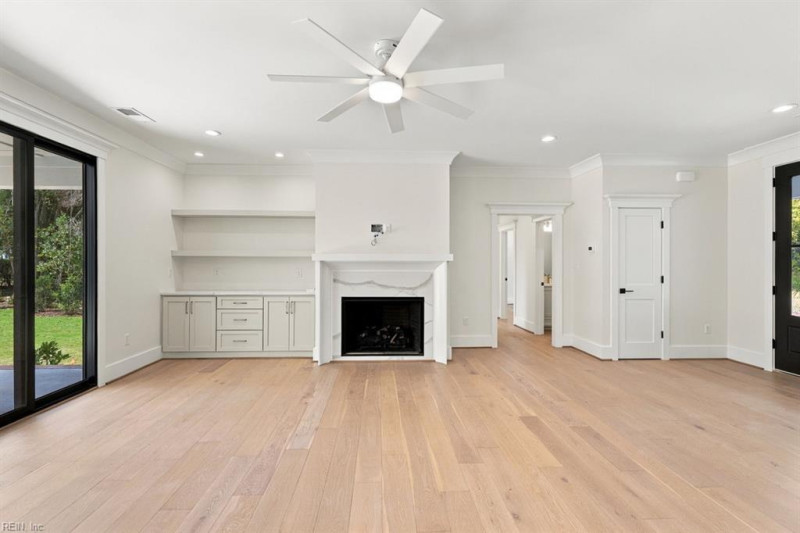 Photo 15 of 49 residential for sale in Virginia Beach virginia