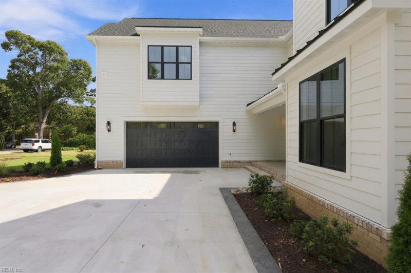 Photo 3 of 49 residential for sale in Virginia Beach virginia