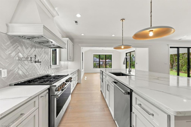 Photo 8 of 49 residential for sale in Virginia Beach virginia