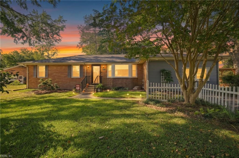 Photo 6 of 50 residential for sale in Chesapeake virginia Photo 6 of 50 residential for sale in Chesapeake virginia