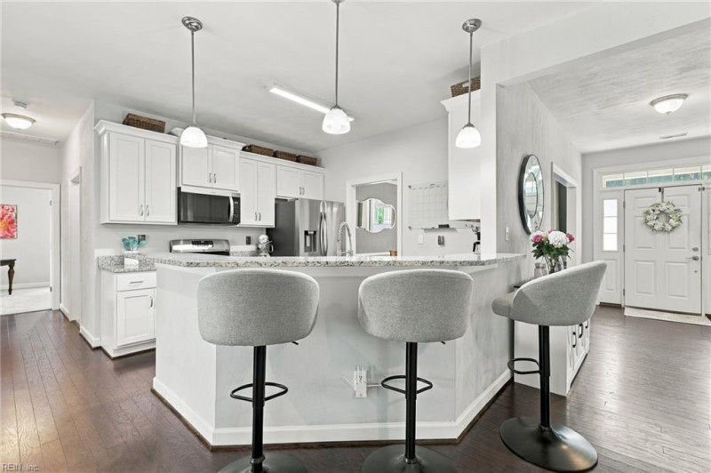 Photo 12 of 42 residential for sale in Chesapeake virginia