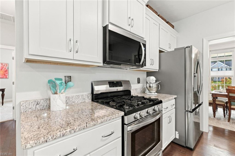 Photo 18 of 42 residential for sale in Chesapeake virginia