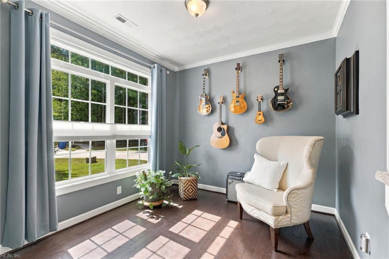Photo 4 of 42 residential for sale in Chesapeake virginia