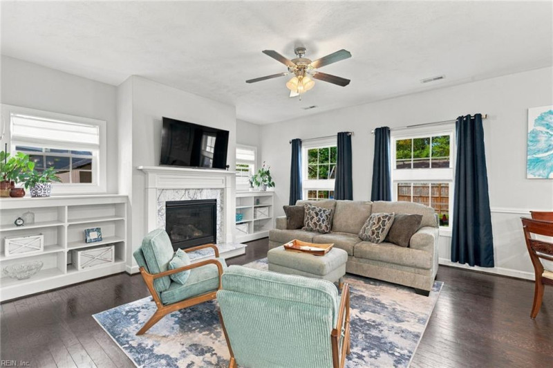 Photo 9 of 42 residential for sale in Chesapeake virginia