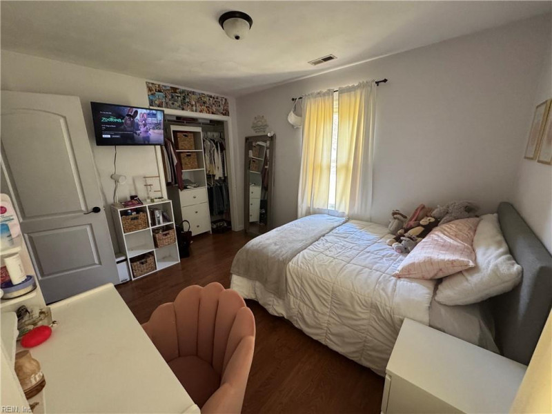 Photo 16 of 31 residential for sale in Suffolk virginia
