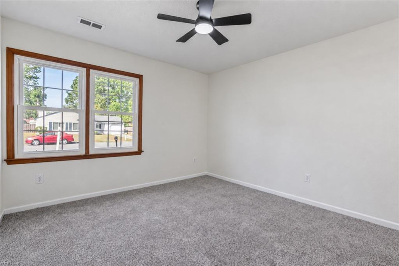 Photo 13 of 26 residential for sale in Hampton virginia