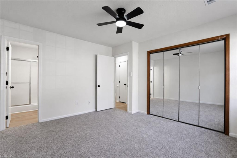 Photo 14 of 26 residential for sale in Hampton virginia