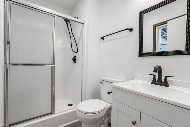 Photo 15 of 26 residential for sale in Hampton virginia
