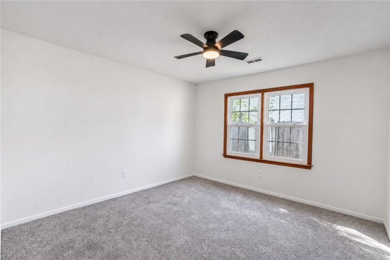 Photo 17 of 26 residential for sale in Hampton virginia