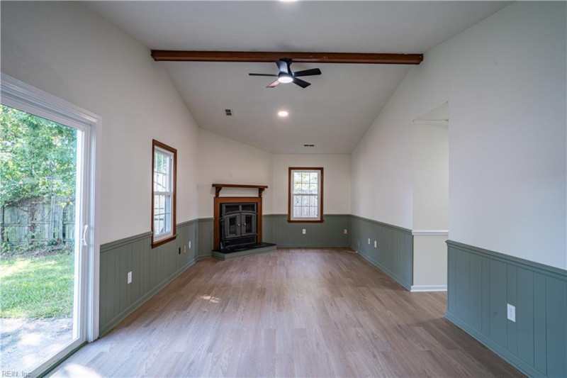Photo 4 of 26 residential for sale in Hampton virginia