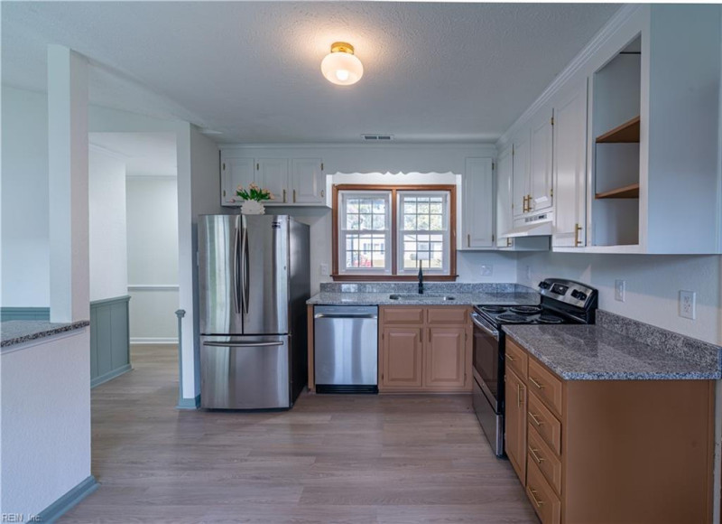 Photo 9 of 26 residential for sale in Hampton virginia