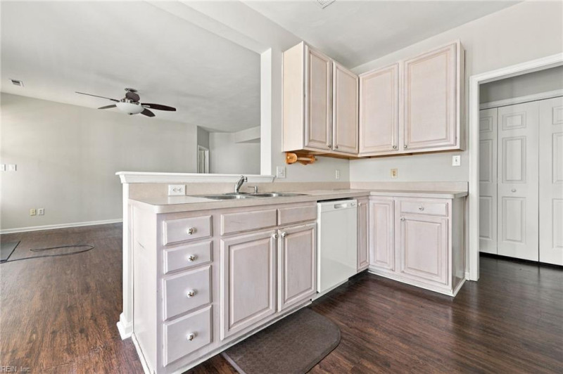 Photo 10 of 45 residential for sale in Virginia Beach virginia