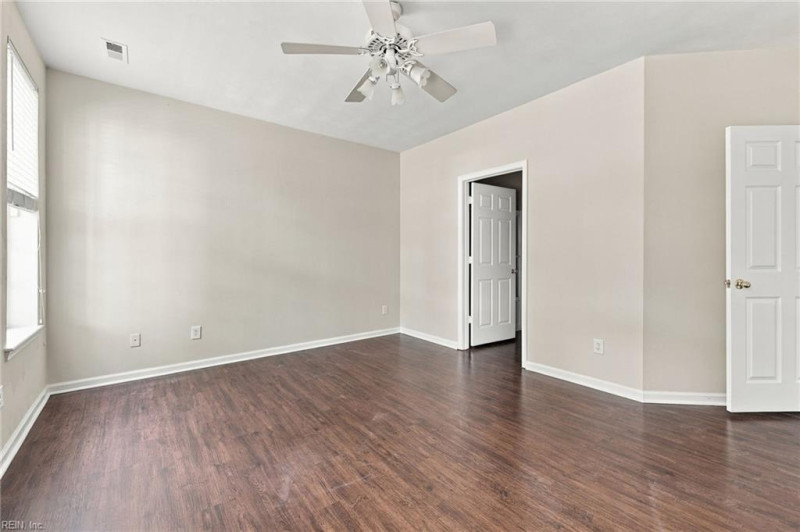 Photo 16 of 45 residential for sale in Virginia Beach virginia