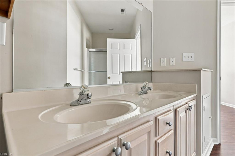 Photo 23 of 45 residential for sale in Virginia Beach virginia