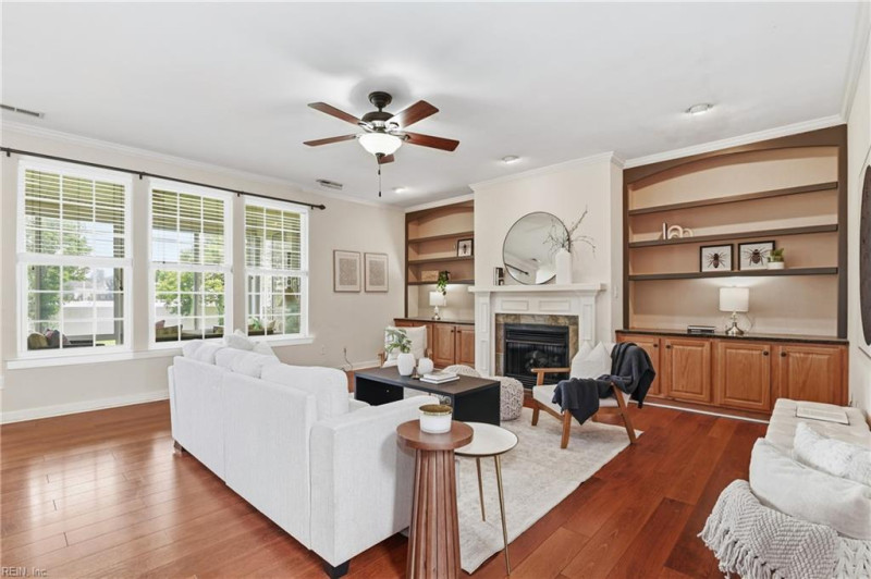 Photo 10 of 40 residential for sale in Chesapeake virginia