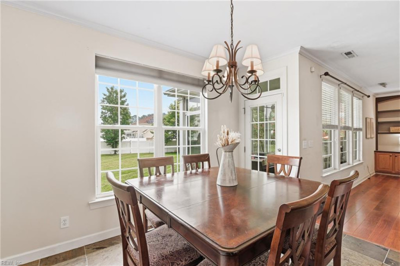 Photo 17 of 40 residential for sale in Chesapeake virginia