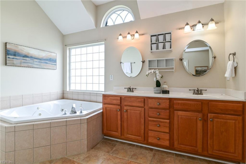 Photo 27 of 40 residential for sale in Chesapeake virginia