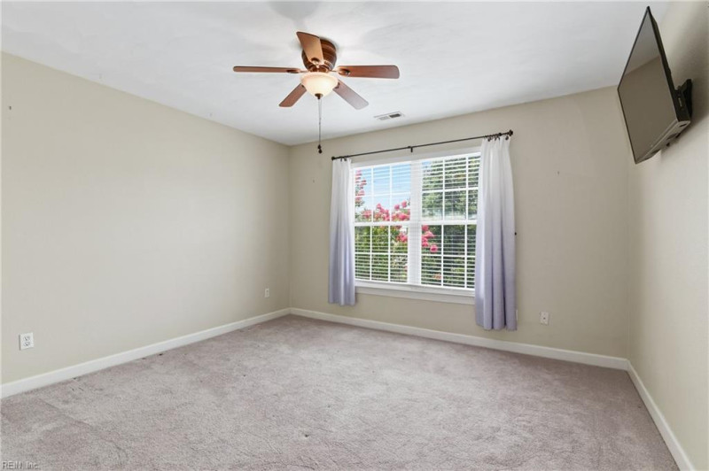 Photo 30 of 40 residential for sale in Chesapeake virginia