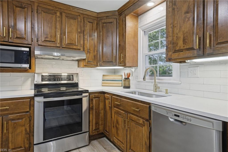 Photo 14 of 43 residential for sale in Chesapeake virginia