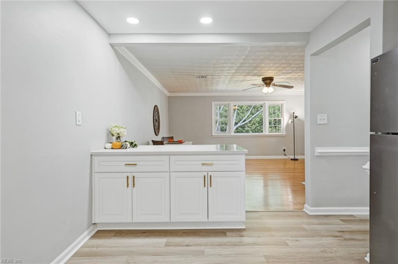 Photo 16 of 43 residential for sale in Chesapeake virginia