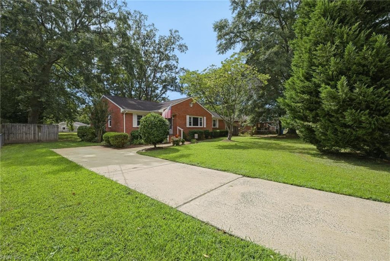 Photo 2 of 43 residential for sale in Chesapeake virginia