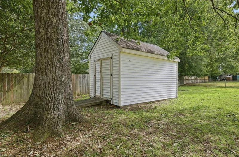 Photo 38 of 43 residential for sale in Chesapeake virginia