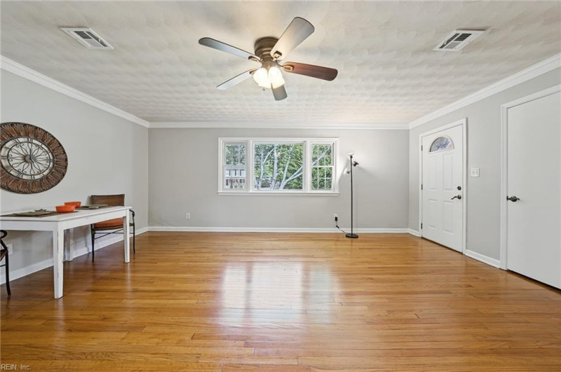 Photo 6 of 43 residential for sale in Chesapeake virginia
