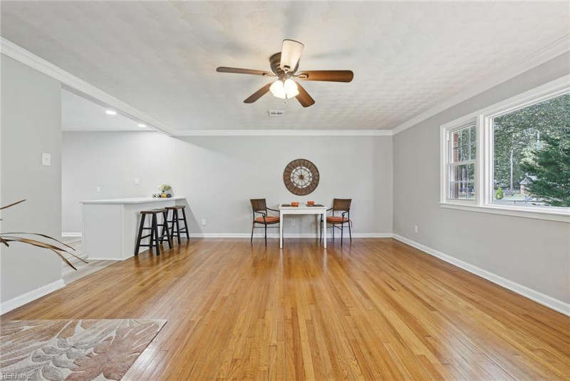 Photo 7 of 43 residential for sale in Chesapeake virginia