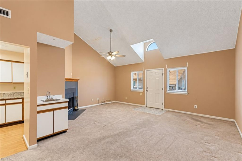 Photo 4 of 22 residential for sale in Norfolk virginia