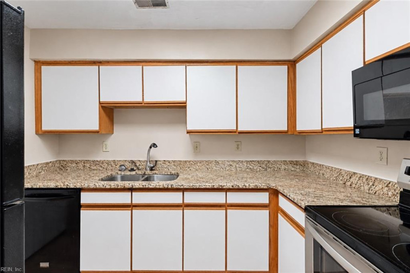 Photo 6 of 22 residential for sale in Norfolk virginia