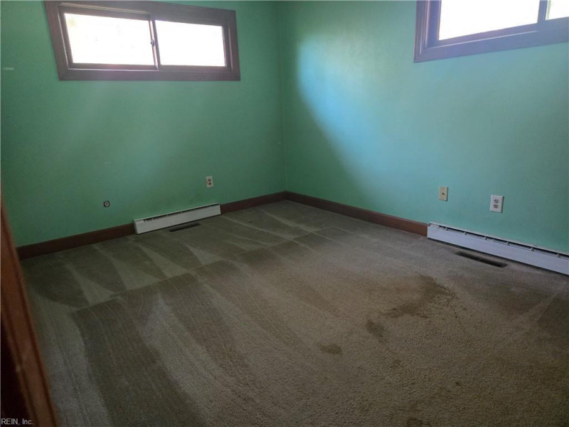 Photo 10 of 19 residential for sale in Suffolk virginia
