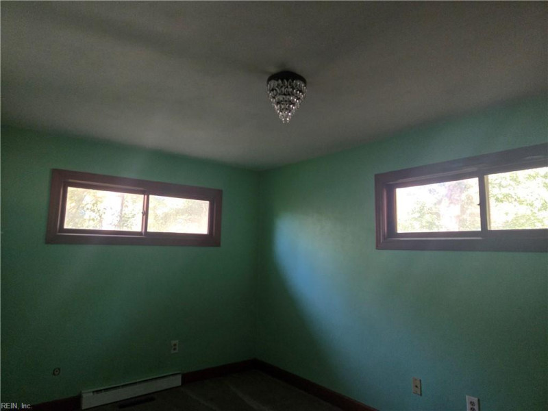 Photo 11 of 19 residential for sale in Suffolk virginia