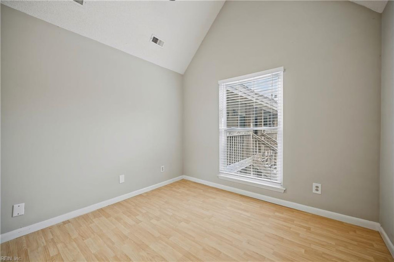 Photo 11 of 17 residential for sale in Chesapeake virginia