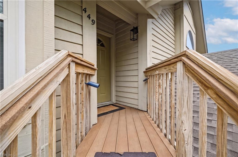 Photo 16 of 17 residential for sale in Chesapeake virginia