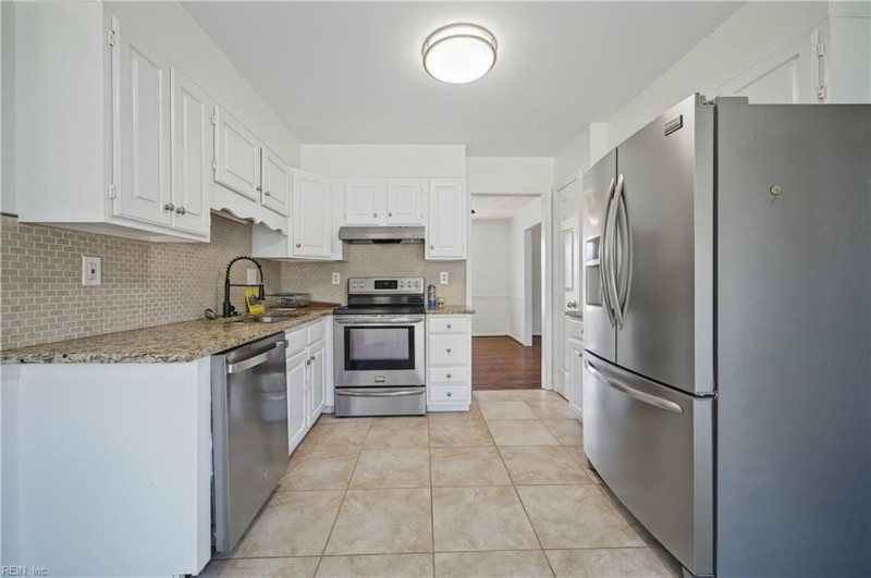 Photo 13 of 43 residential for sale in Moyock virginia