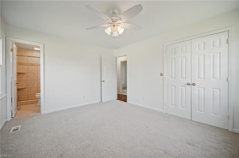 Photo 18 of 43 residential for sale in Moyock virginia