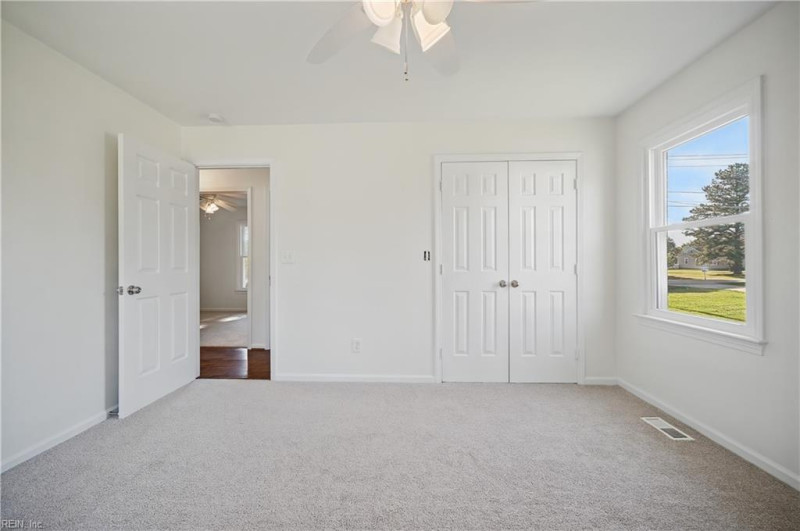 Photo 19 of 43 residential for sale in Moyock virginia