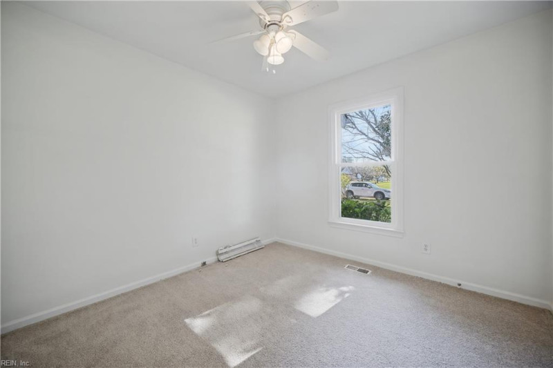 Photo 20 of 43 residential for sale in Moyock virginia