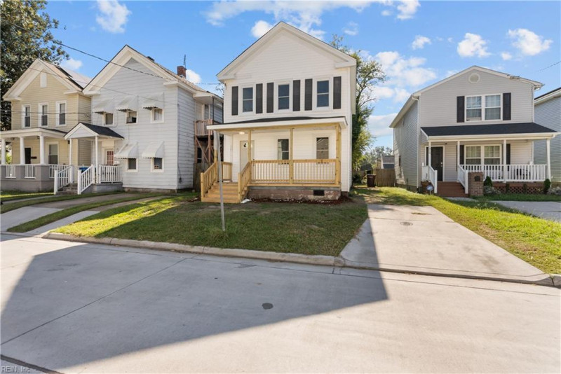 Photo 2 of 24 residential for sale in Chesapeake virginia