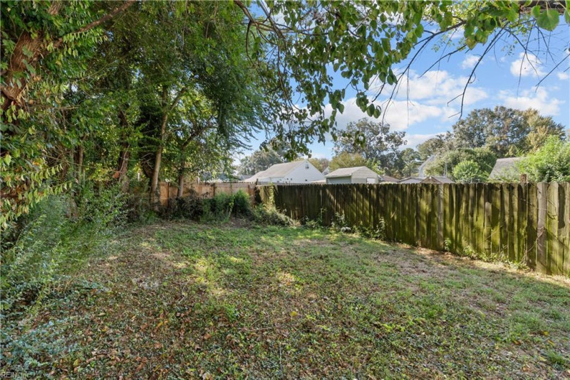 Photo 23 of 24 residential for sale in Chesapeake virginia