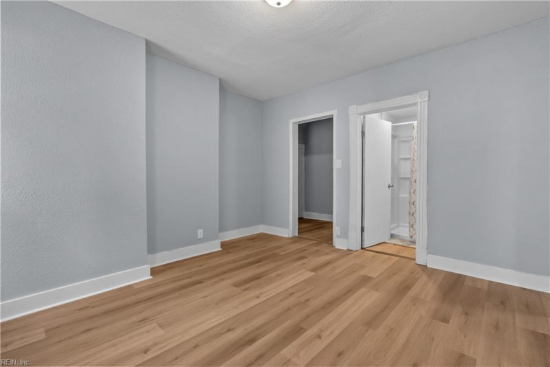 Photo 6 of 24 residential for sale in Chesapeake virginia