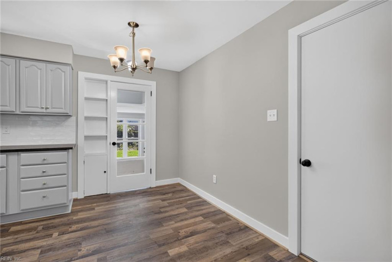 Photo 12 of 33 residential for sale in Hampton virginia