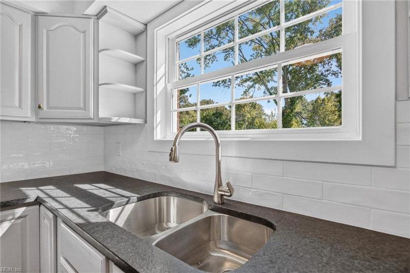 Photo 17 of 33 residential for sale in Hampton virginia
