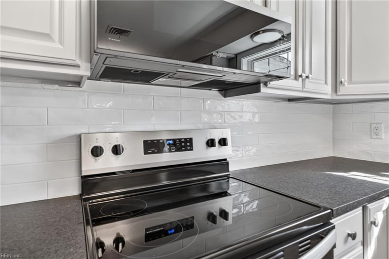 Photo 19 of 33 residential for sale in Hampton virginia