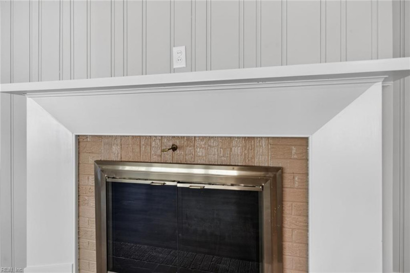 Photo 8 of 33 residential for sale in Hampton virginia