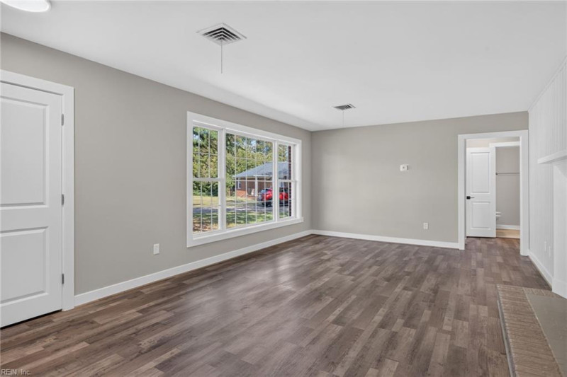 Photo 9 of 33 residential for sale in Hampton virginia
