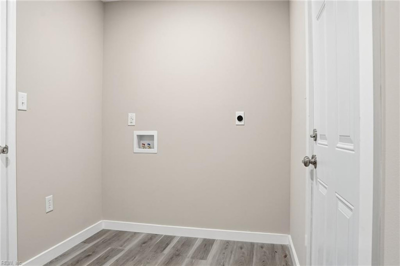 Photo 13 of 31 residential for sale in Hampton virginia