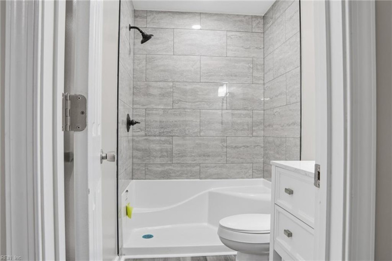 Photo 19 of 31 residential for sale in Hampton virginia